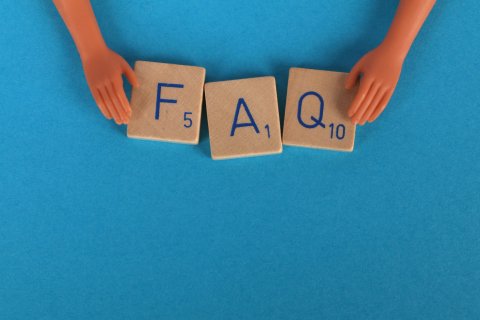 Afbeelding met daarop de letters FAQ. Veelgestelde vragen